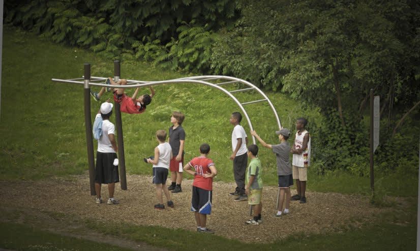Упоры для отжиманий на площадке Calisthenics Park at Chemin du Sablon, Laval (région administrative) – фото 1 из 1