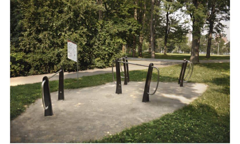 Платформа для стрибків на майданчику Calisthenics Park at Chemin du Tour-de-l'Isle, Montréal – фото 1 з 1
