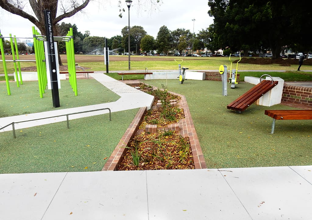 Monkey Bars la Calisthenics Park at Primrose Avenue, Sydney – fotografia 4 din 8