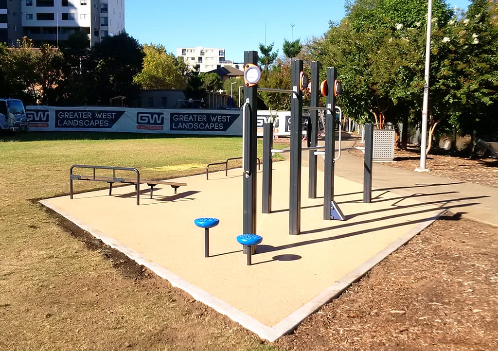 Bară de tracțiuni la Calisthenics Park at Parkes Street, Sydney – fotografia 1 din 6