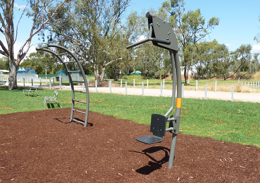 Bancă pentru abdomen la Calisthenics Park at Stan Peters Oval, Hillston – fotografia 7 din 7