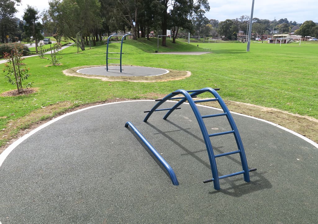 Push Up Bar at Calisthenics Park at Curtis Oval, Sydney – photo 3 of 6