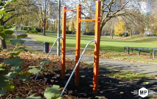 Pull Up Bar at Calisthenics Park at Harrow Road, City of Westminster – photo 1 of 5