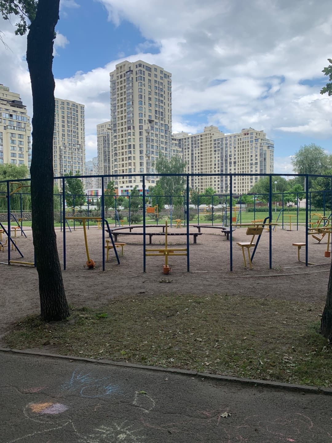 Pull Up Bar at Calisthenics Park at вулиця Докії Гуменної, Київ – photo 1 of 4
