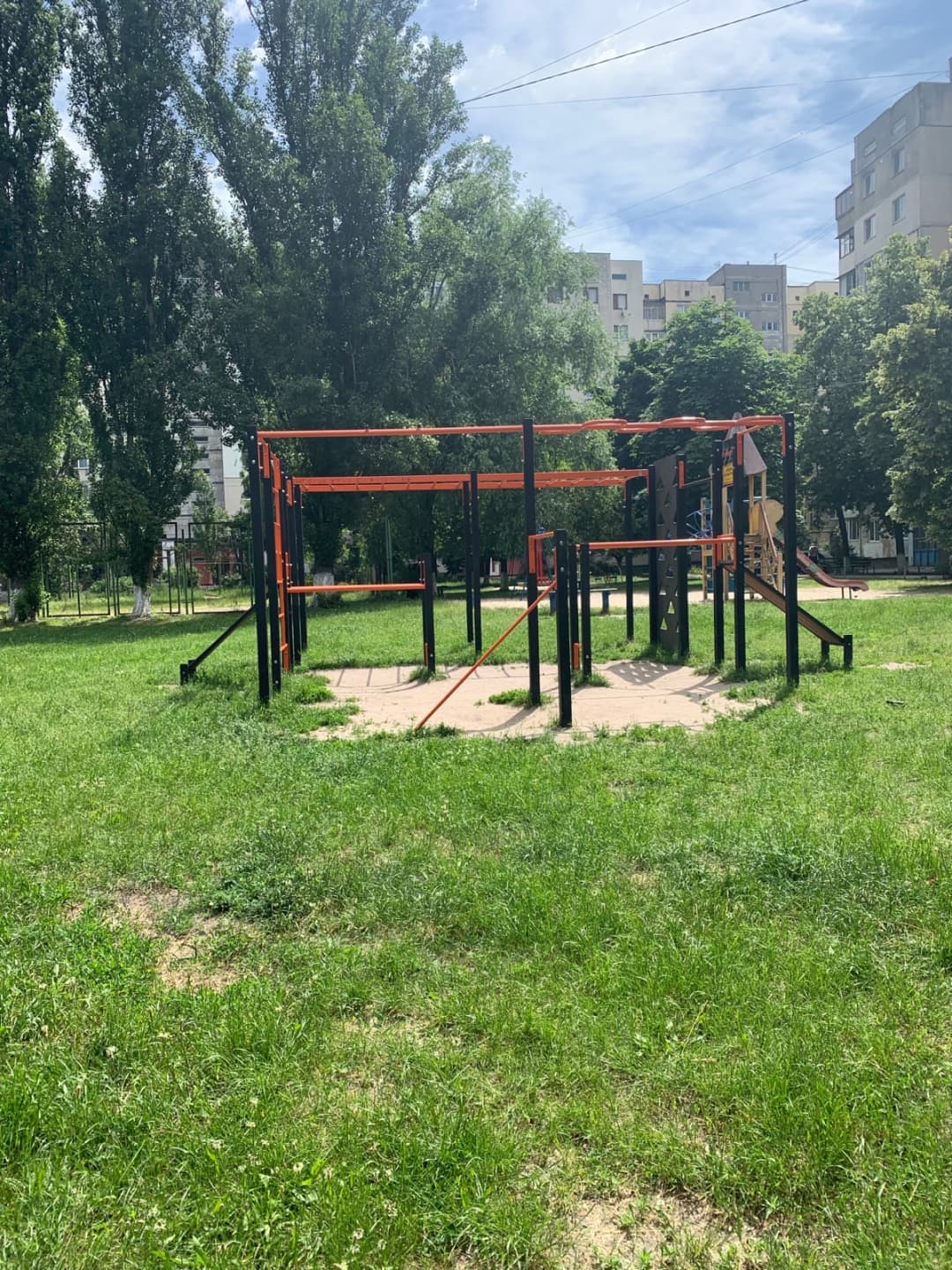 Pull Up Bar at Calisthenics Park at вулиця Дмитра Луценка, Київ – photo 1 of 2