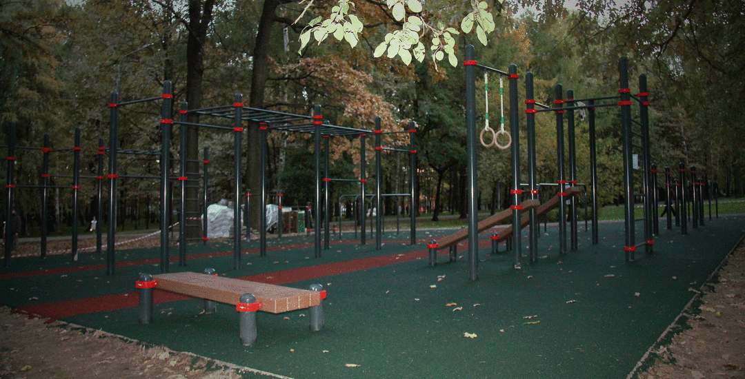 Pull Up Bar at Calisthenics Park at Керамический проезд, Москва – photo 1 of 3