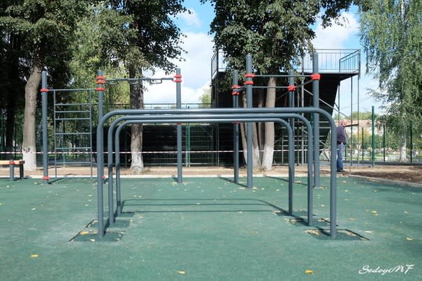 Бруси на майданчику Calisthenics Park at улица Зарубина, Йошкар-Ола – фото 7 з 9