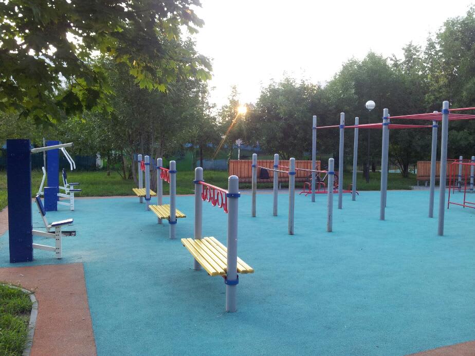 Parallel Gym Bars at Calisthenics Park at проезд Олимпийской Деревни, Москва – photo 2 of 4