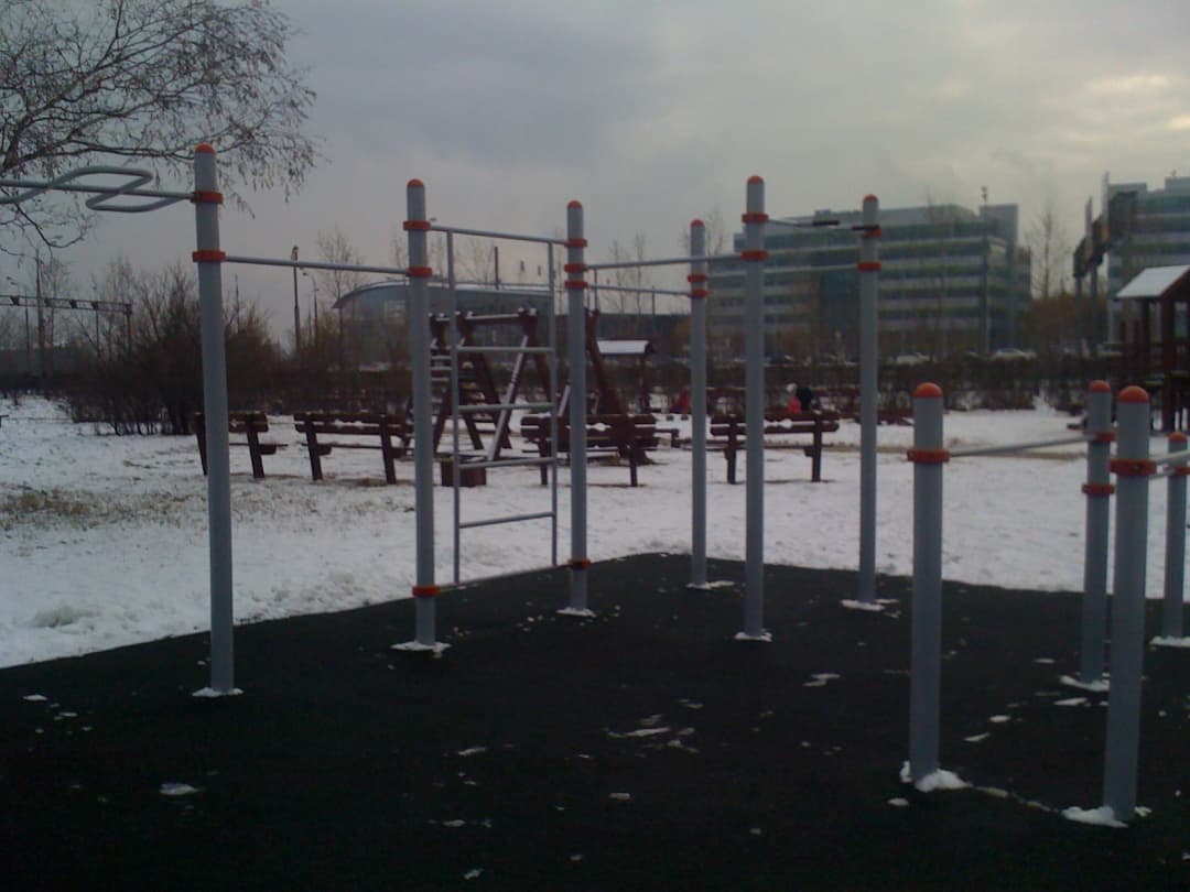 Abs Bench at Calisthenics Park at проспект Маршала Жукова, Москва – photo 5 of 6