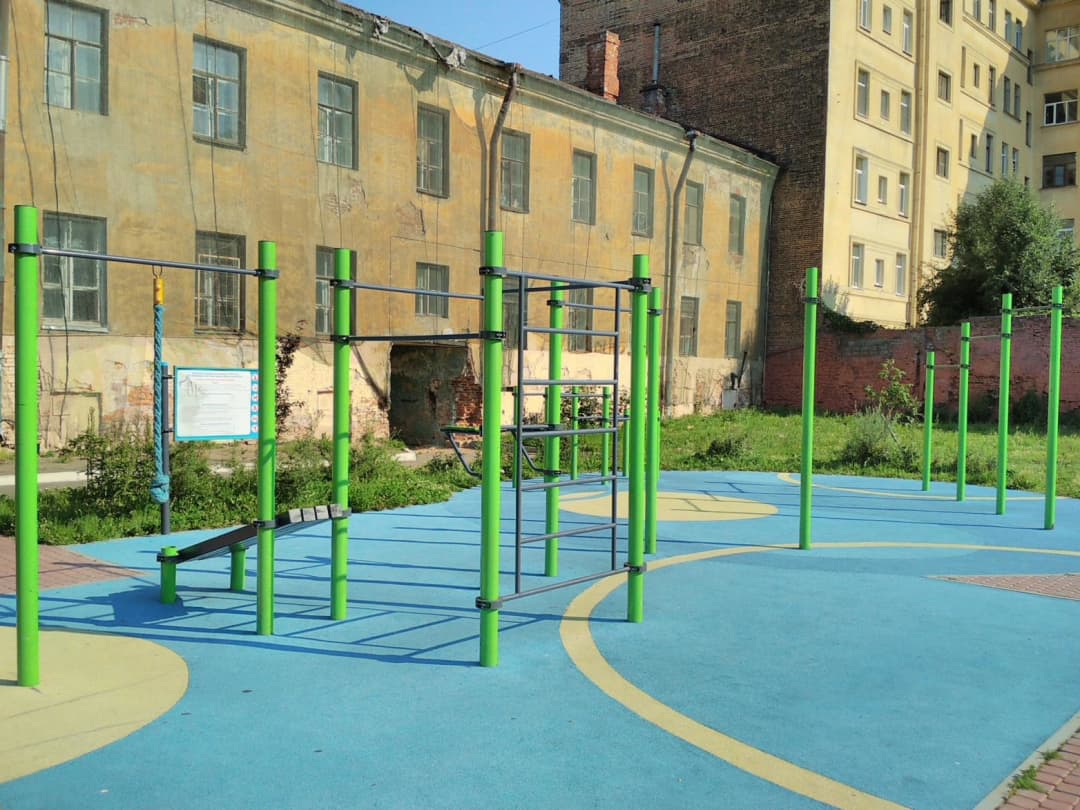 Parallel Gym Bars at Calisthenics Park at Бородинская улица, Санкт-Петербург – photo 2 of 2