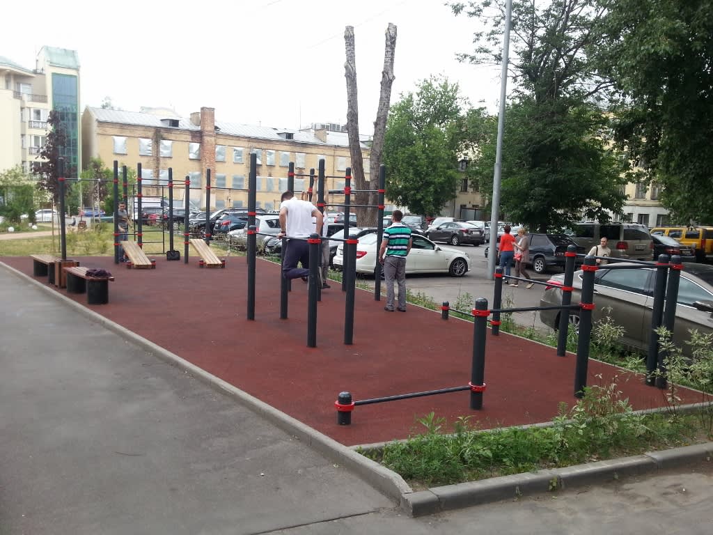 Parallel Gym Bars at Calisthenics Park at Трубная улица, Москва – photo 2 of 3