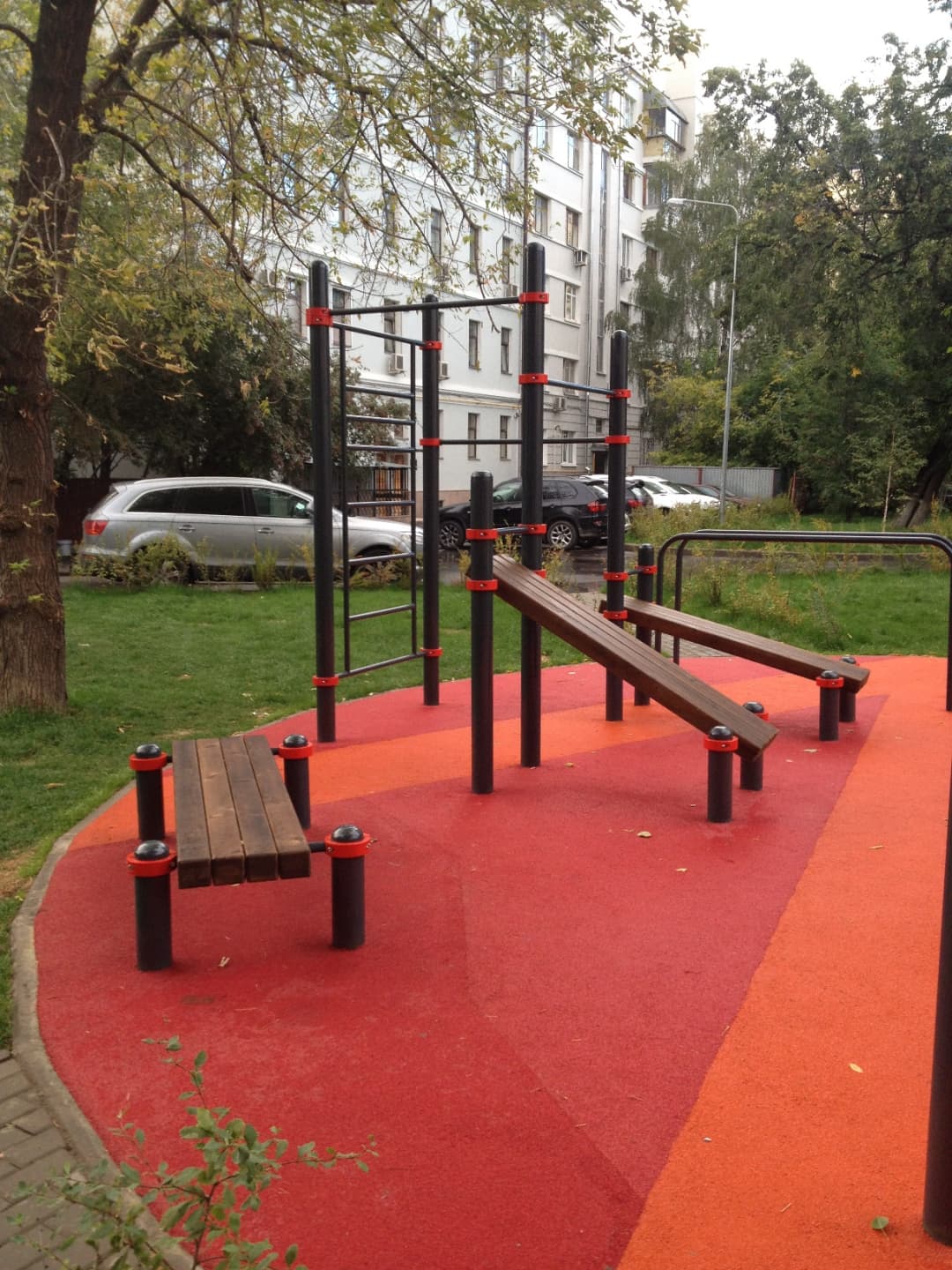 Abs Bench at Calisthenics Park at Пятницкая улица, Москва – photo 4 of 4