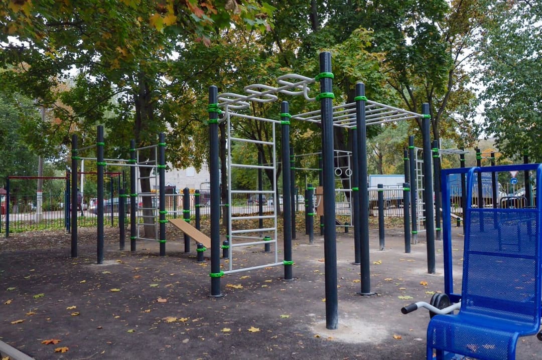 Parallel Gym Bars at Calisthenics Park at Детский городок, Щёлково – photo 1 of 4