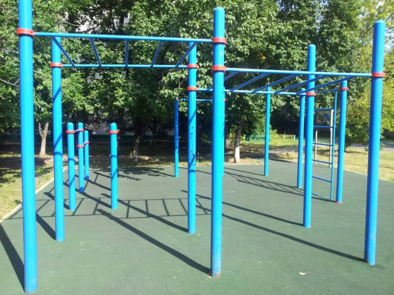 Parallel Gym Bars at Calisthenics Park at улица Бехтерева, Москва – photo 1 of 1