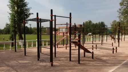 Лавка для преса на майданчику Calisthenics Park at Орбита, Дзержинский – фото 3 з 3