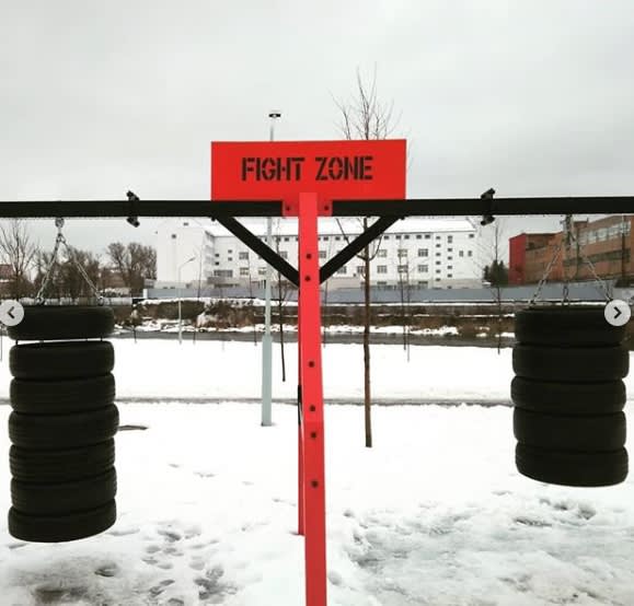Bancă pentru abdomen la Calisthenics Park at Пролетарская набережная, Тула – fotografia 6 din 9