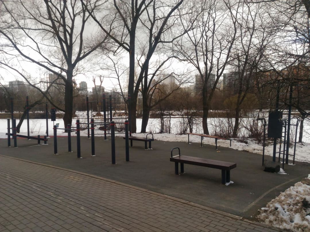 Abs Bench at Calisthenics Park at улица Академика Пилюгина, Москва #wp1714 – photo 3 of 3