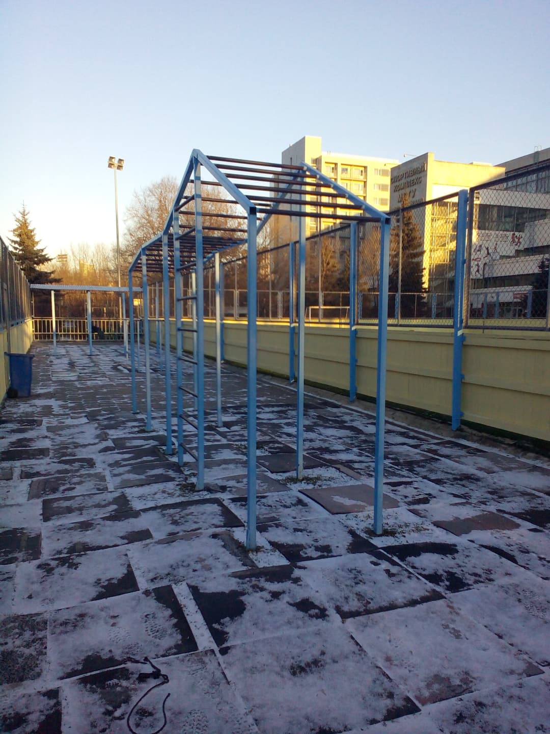 Monkey Bars at Calisthenics Park at Госпитальная набережная, Москва – photo 4 of 5
