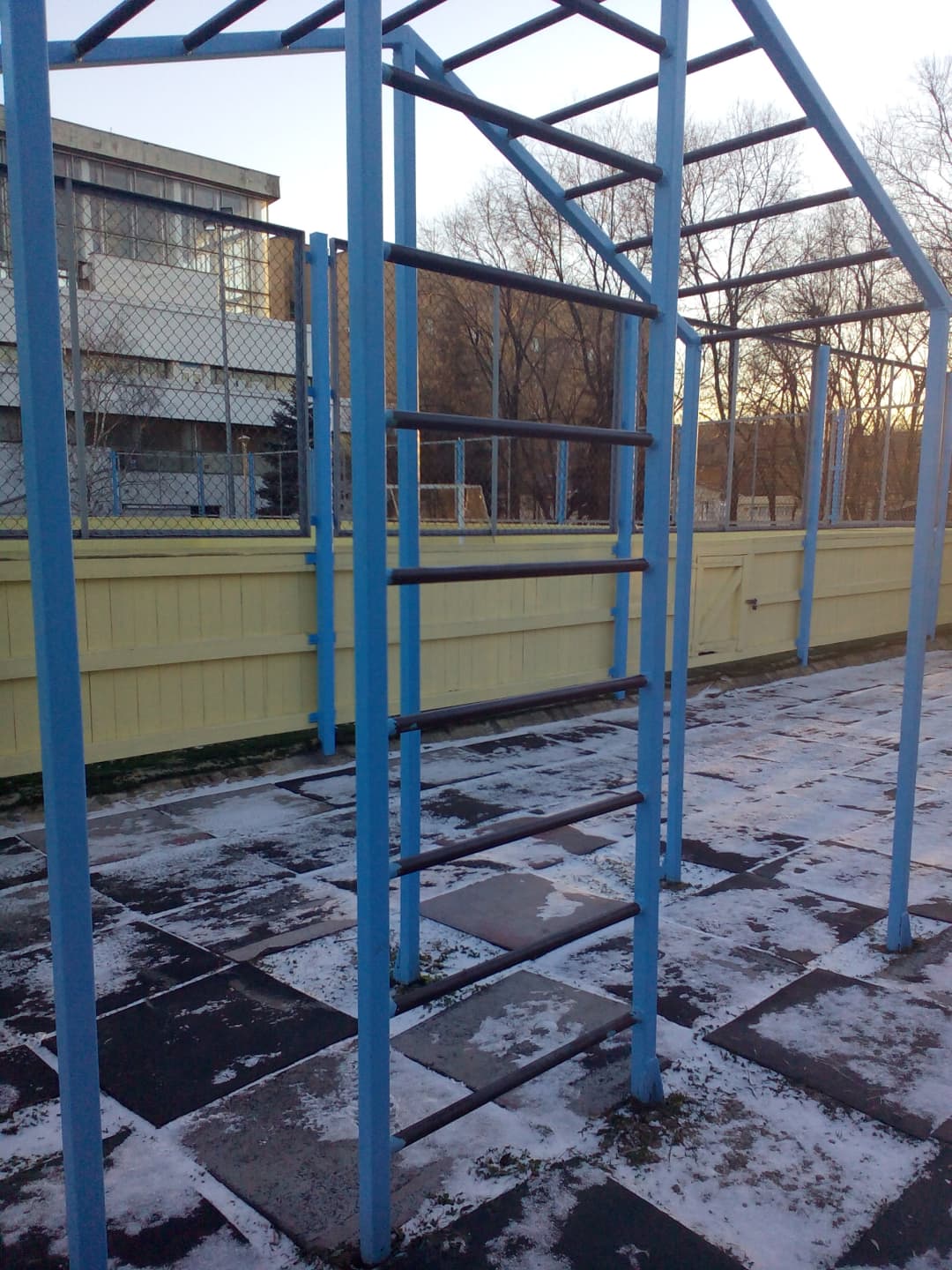 Parallel Gym Bars at Calisthenics Park at Госпитальная набережная, Москва – photo 5 of 5