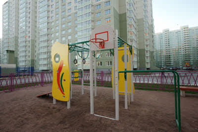 Parallel Gym Bars at Calisthenics Park at улица Бадаева, Санкт-Петербург – photo 1 of 1