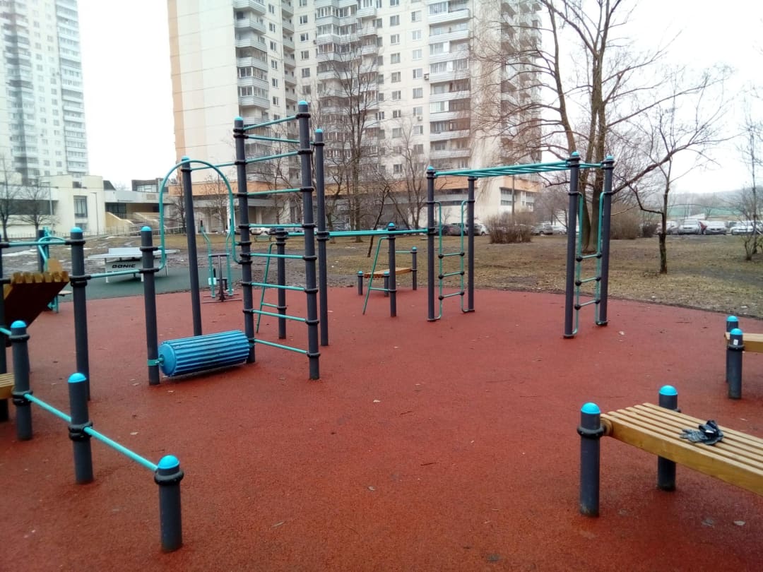 Parallel Gym Bars at Outdoor Gym in район Чертаново Северное, Москва – photo 1 of 1