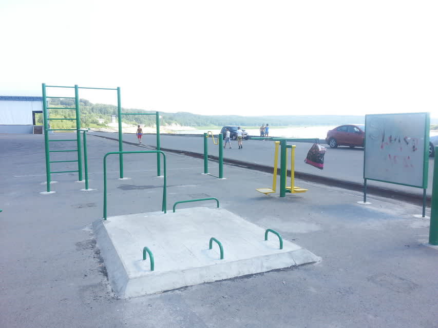 Bară de flotări la Calisthenics Park at Верхняя терраса, Томск – fotografia 7 din 10