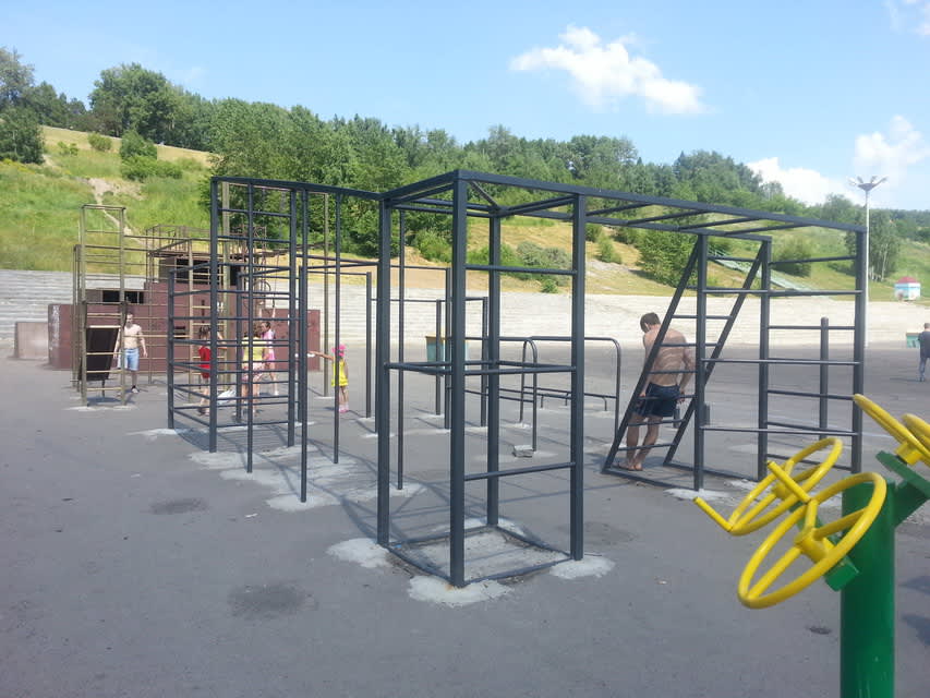 Bare paralele la Calisthenics Park at Верхняя терраса, Томск – fotografia 9 din 10