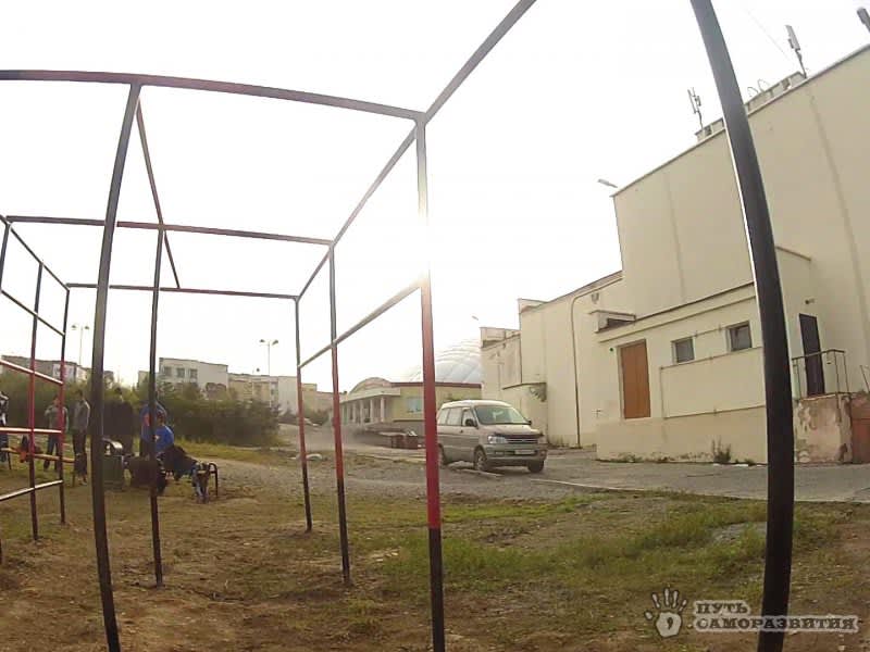 Шведська стінка на майданчику Calisthenics Park at Парковая улица, Магадан – фото 8 з 8