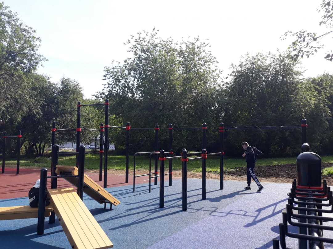 Pull Up Bar at Calisthenics Park at Калининец, Екатеринбург – photo 1 of 14