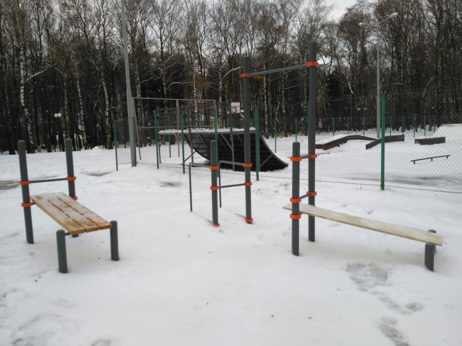 Barras Paralelas en Calisthenics Park at улица Мира, Владимир – foto 2 de 8