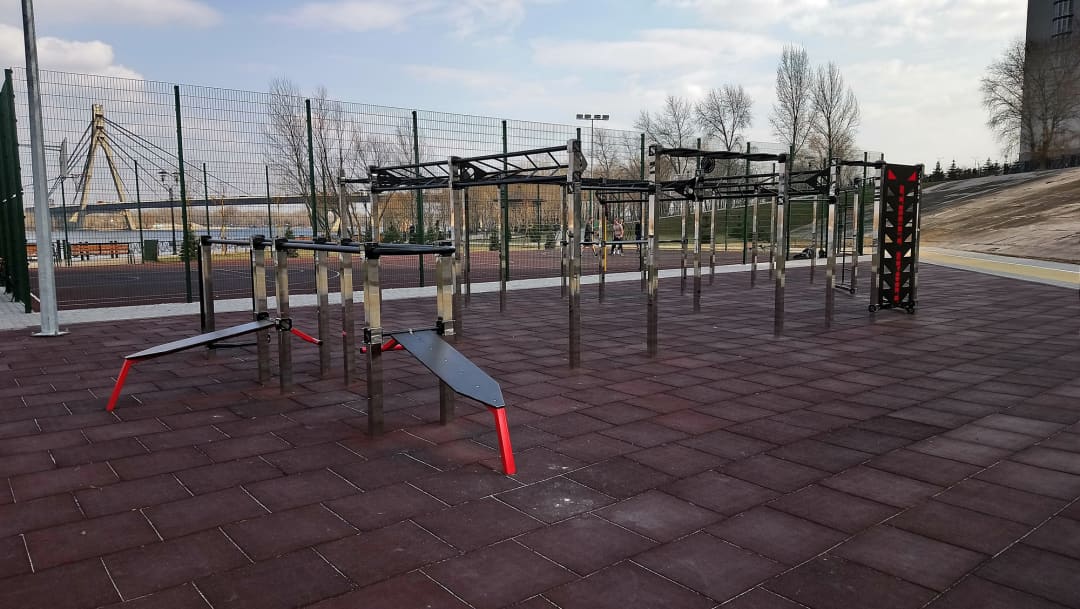 Parallel Gym Bars at Calisthenics Park at Оболонська набережна, Київ #wp1933 – photo 2 of 6