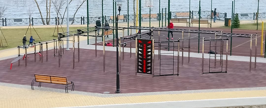 Pull Up Bar at Calisthenics Park at Оболонська набережна, Київ #wp1933 – photo 1 of 6