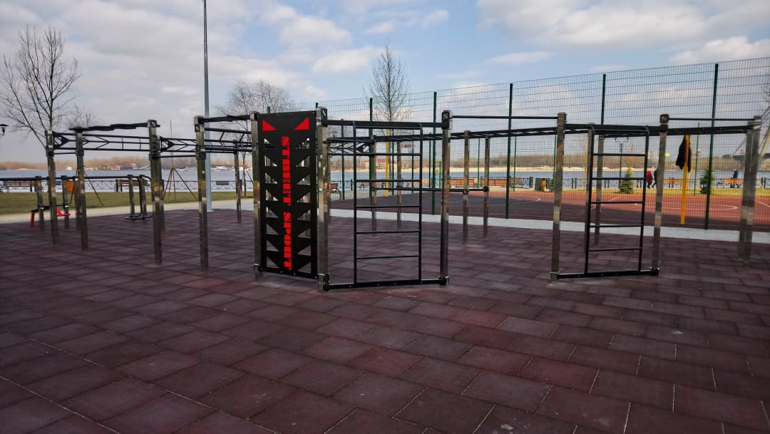 Monkey Bars at Calisthenics Park at Оболонська набережна, Київ #wp1933 – photo 3 of 6