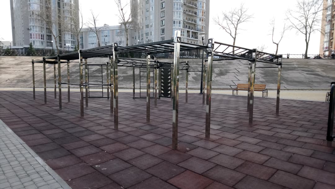Abs Bench at Calisthenics Park at Оболонська набережна, Київ #wp1933 – photo 5 of 6