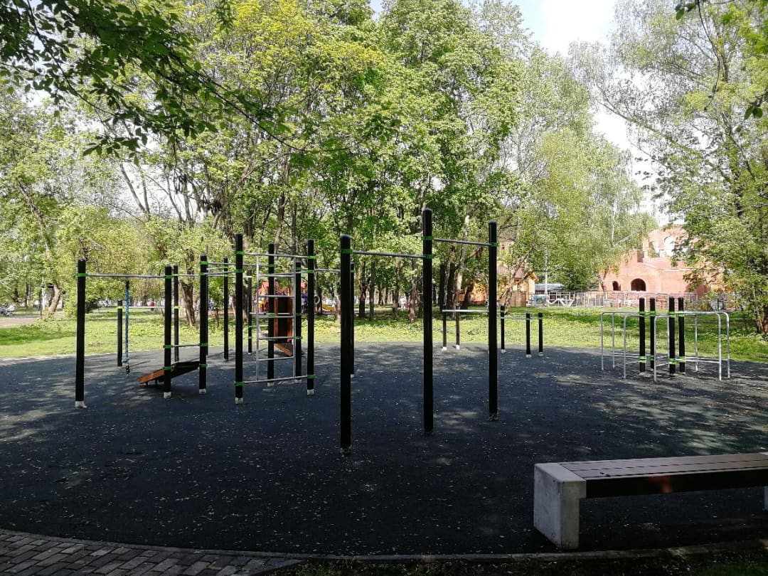 Parallel Gym Bars at Calisthenics Park at Перовская улица, Москва – photo 2 of 3