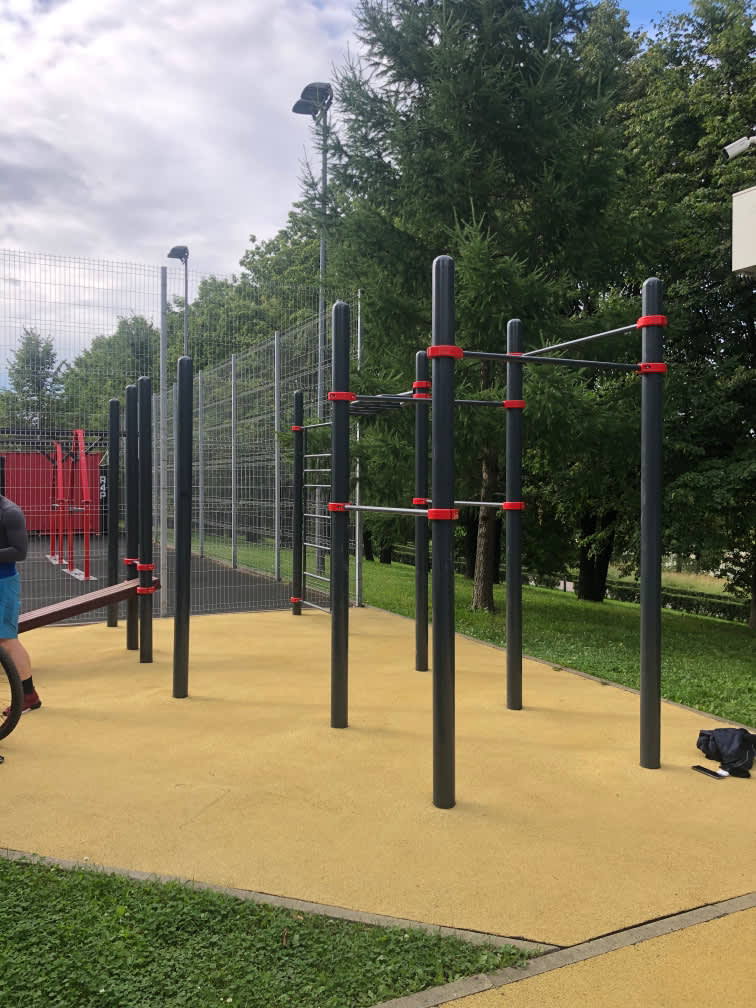 Klimmzugstange bei Calisthenics Park at улица Коштоянца, Москва – Foto 6 von 6