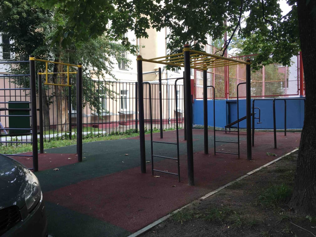 Pull Up Bar at Calisthenics Park at Гороховский переулок, Москва – photo 1 of 1