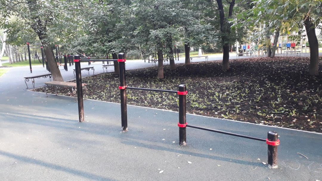 Parallel Gym Bars at Calisthenics Park at Берёзовая аллея, Москва – photo 3 of 6