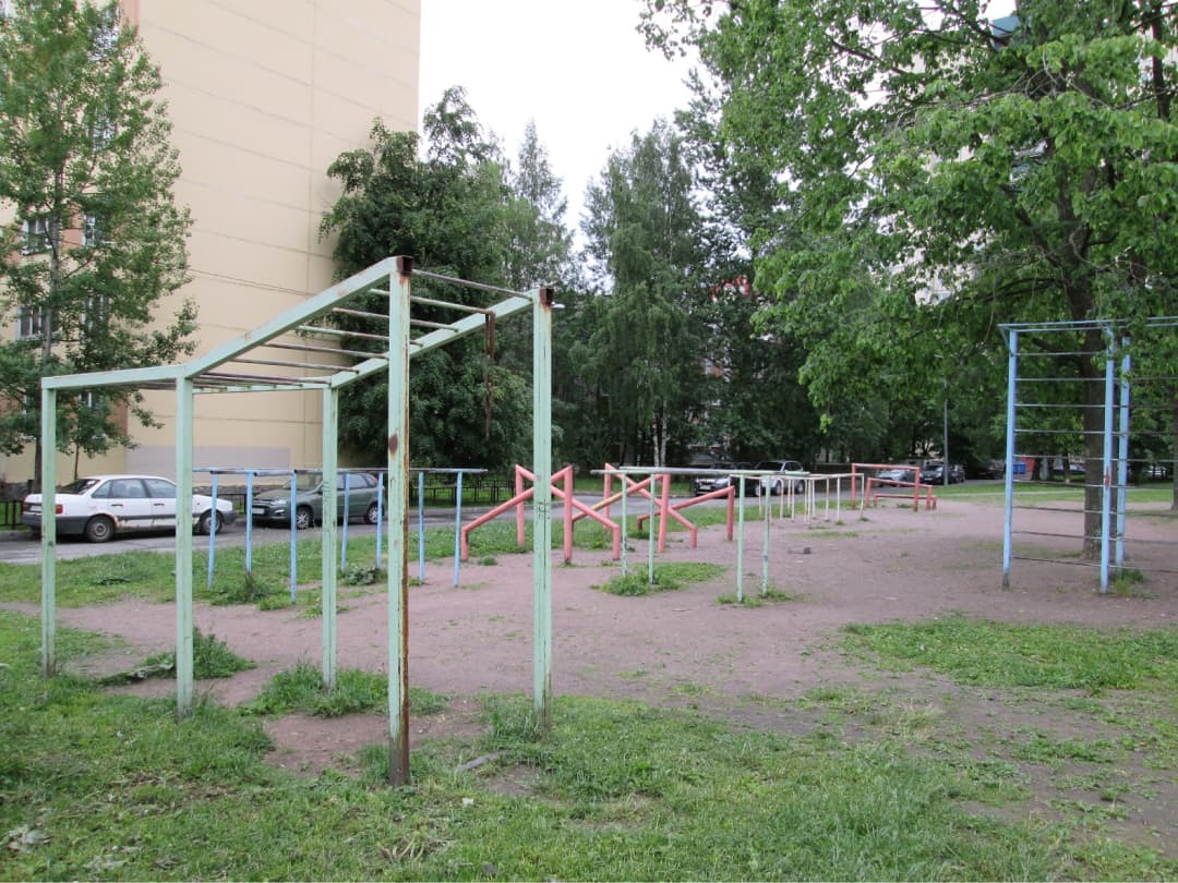 Pull Up Bar at Calisthenics Park at улица Хошимина, Санкт-Петербург – photo 1 of 3