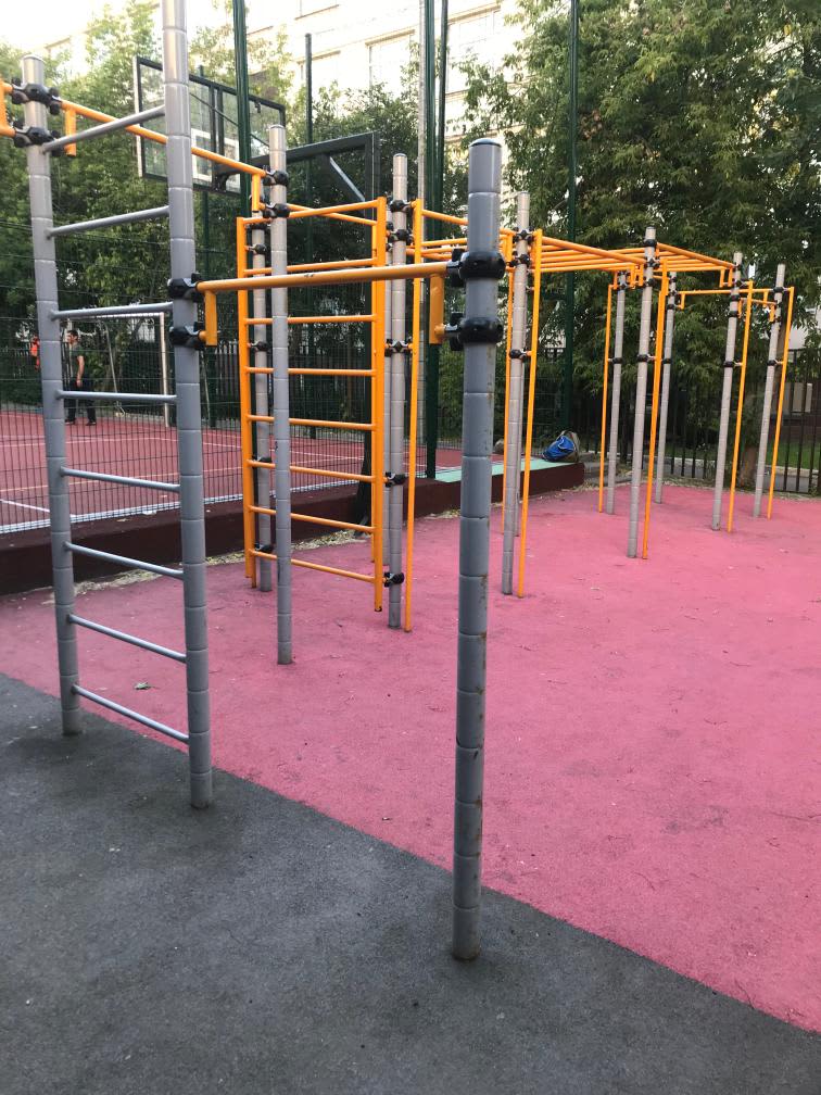 Monkey Bars at Calisthenics Park at 6-й Монетчиковский переулок, Москва – photo 3 of 3