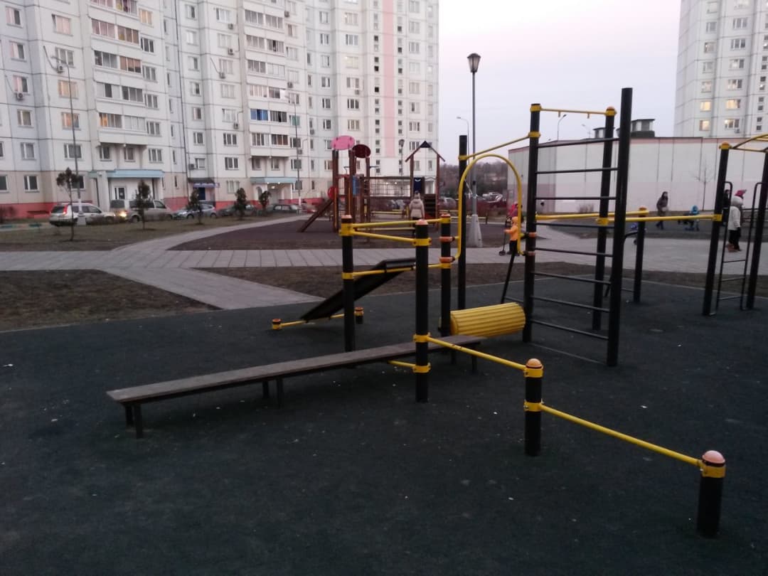 Pull Up Bar at Calisthenics Park at Изюмская улица, Москва #wp2121 – photo 1 of 4