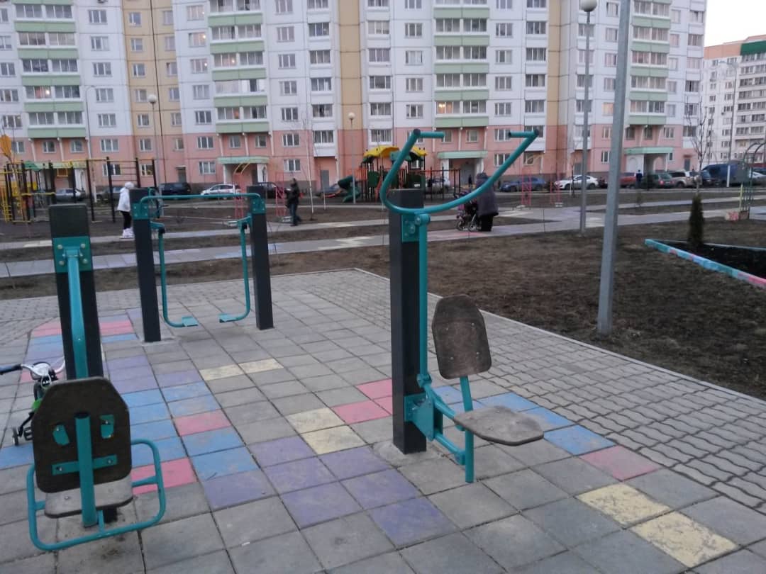 Parallel Gym Bars at Calisthenics Park at Изюмская улица, Москва #wp2133 – photo 2 of 6
