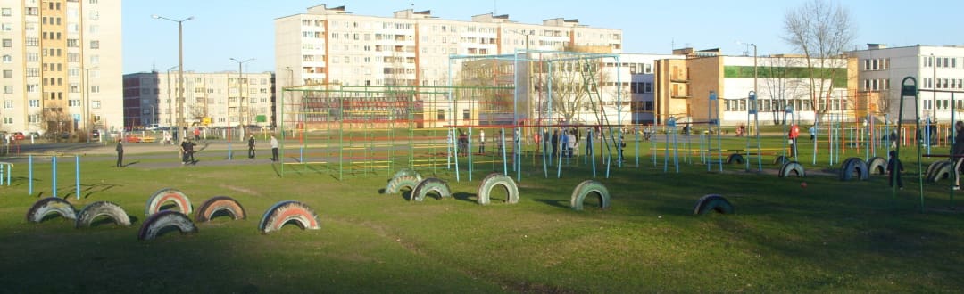 Sbarra per trazioni presso Calisthenics Park at Дачная вуліца, Брэст – foto 1 di 1