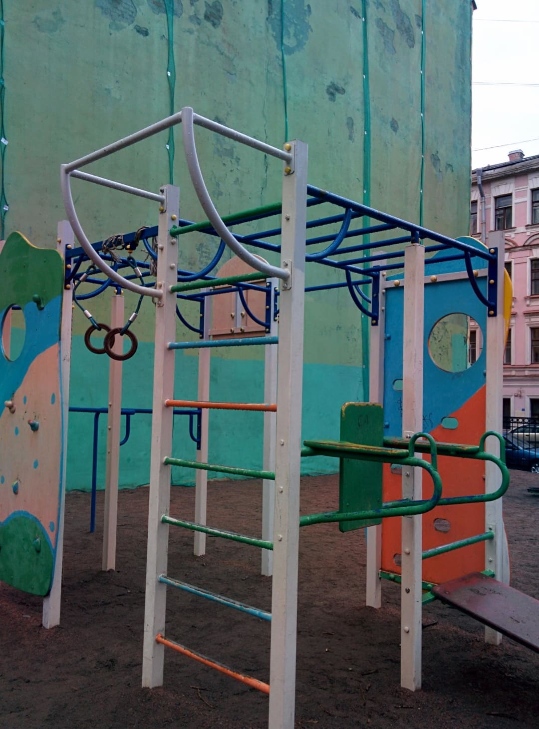 Pull Up Bar at Calisthenics Park at 8-я Красноармейская улица, Санкт-Петербург – photo 1 of 3