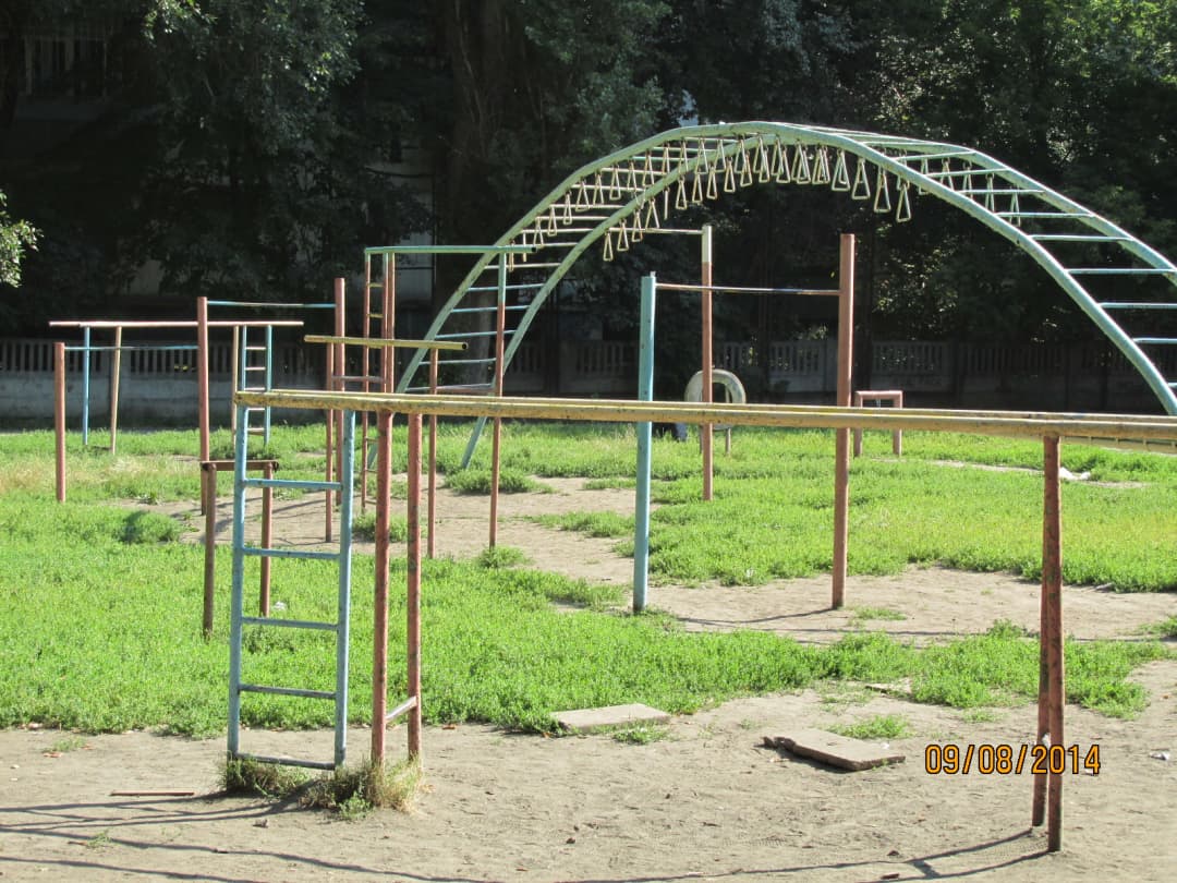 Parallel Gym Bars at Calisthenics Park at Новокримська вулиця, Дніпро – photo 2 of 5