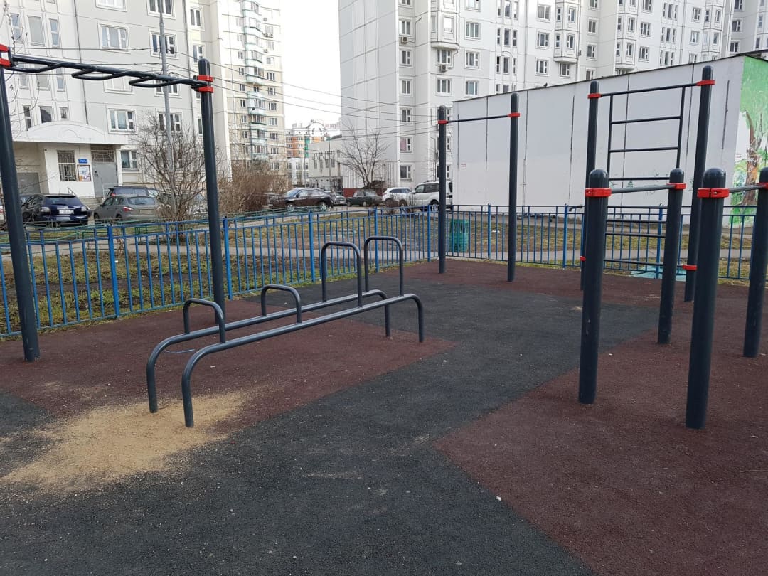Parallel Gym Bars at Calisthenics Park at Скобелевская улица, Москва – photo 2 of 4