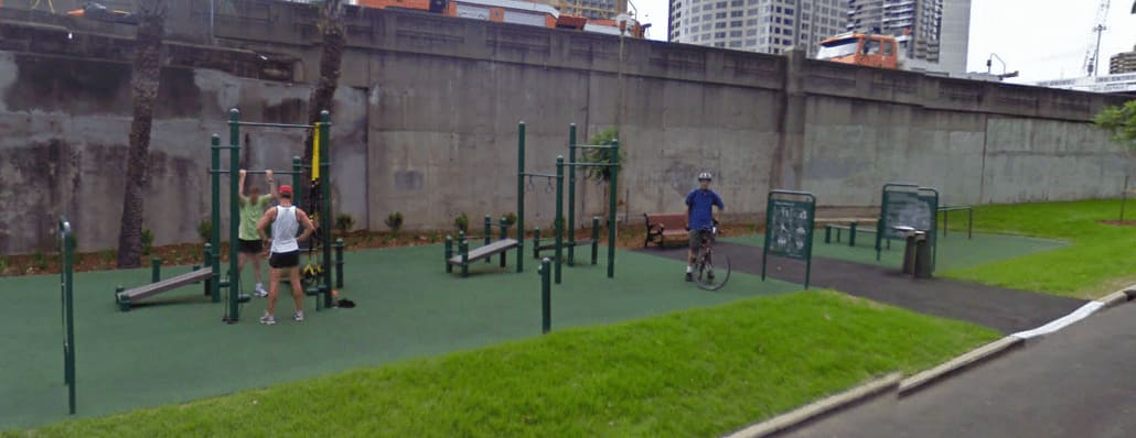 Sbarra per trazioni presso Calisthenics Park at Upper Fort Street, Sydney – foto 1 di 1