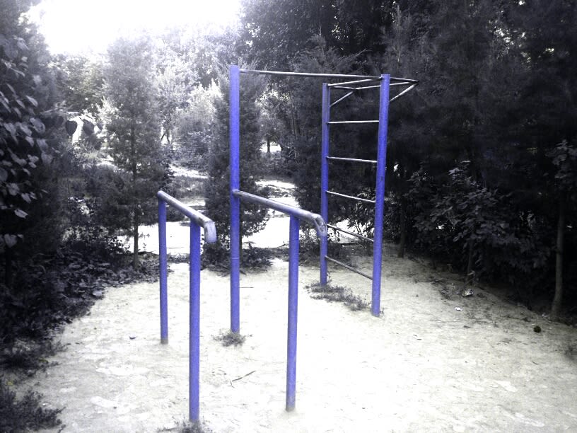 Bare paralele la Calisthenics Park at Yuqori Qoraqamish ko'chasi, Toshkent shahri – fotografia 2 din 2