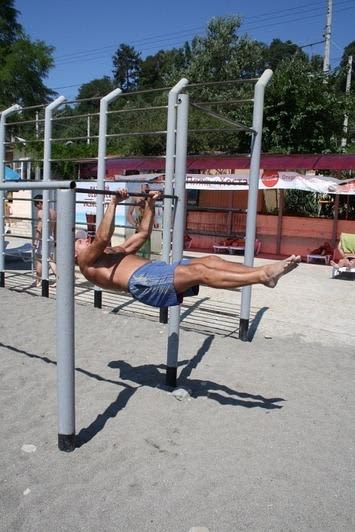 Pull Up Bar at Calisthenics Park at Краснополянская улица, Сочи – photo 1 of 2