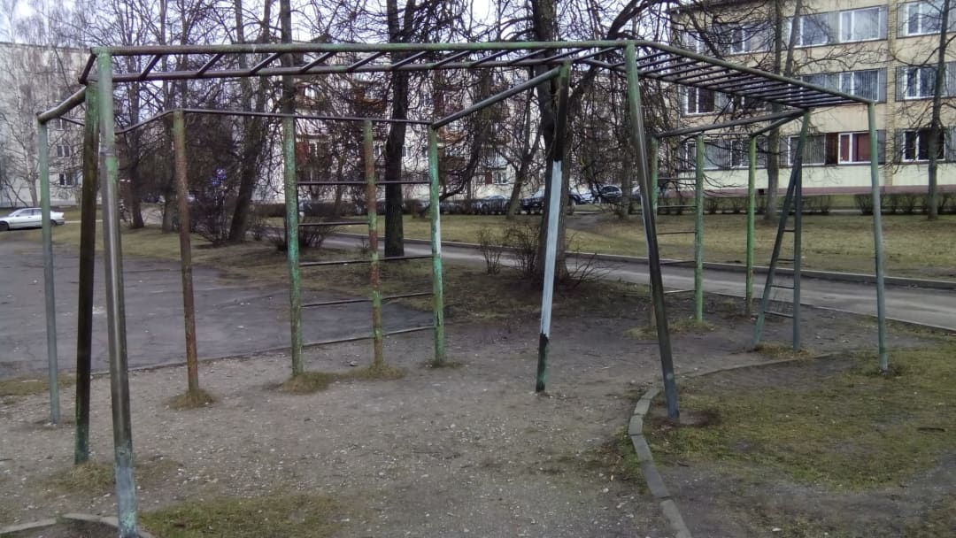 Barre de traction à Outdoor Gym in Ķengarags, Rīga – photo 1 sur 3